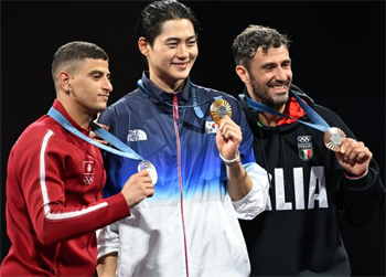 men sabre podium