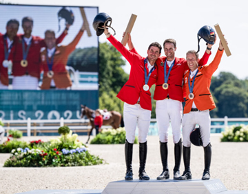 podium de los saltos individual