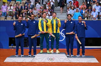 podium men doubles