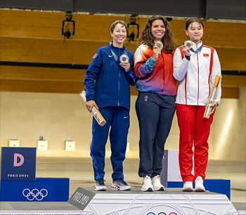 women's podium 50m Rifle 3 Positions