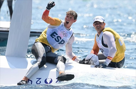 gold medal in Skiff Diego Botin Le Chever and Florian Trittel