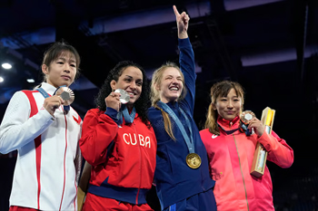 women's podium freestyle wrestling 50kg