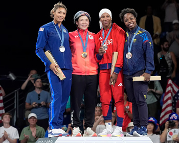 women's podium freestyle wrestling 76kg