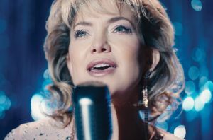 kate hudsonsong sung blue