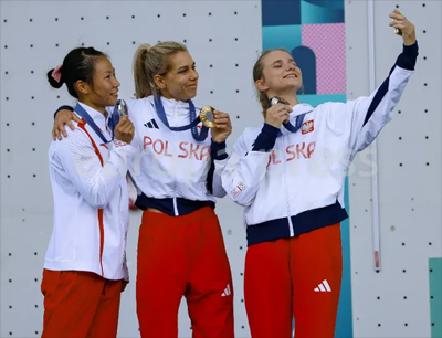 podium women's speed