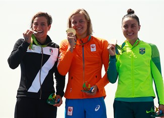 podium marathon swimming women