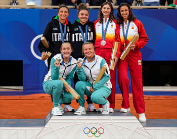 podium women doubles