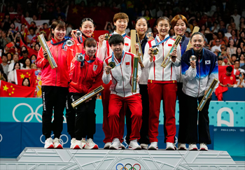 women's podium team