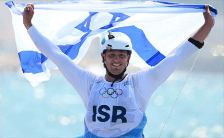 gold medal in Windsurf To Reveuny