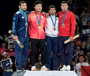 men's podium Greco-Roman wrestling 77kg