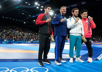 men's podium freestyle wrestling 74kg