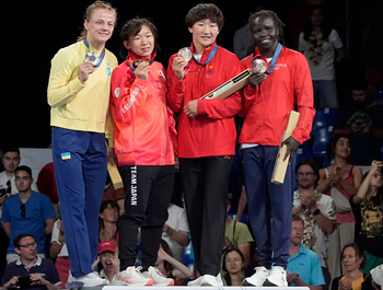 women's podium freestyle wrestling 62kg